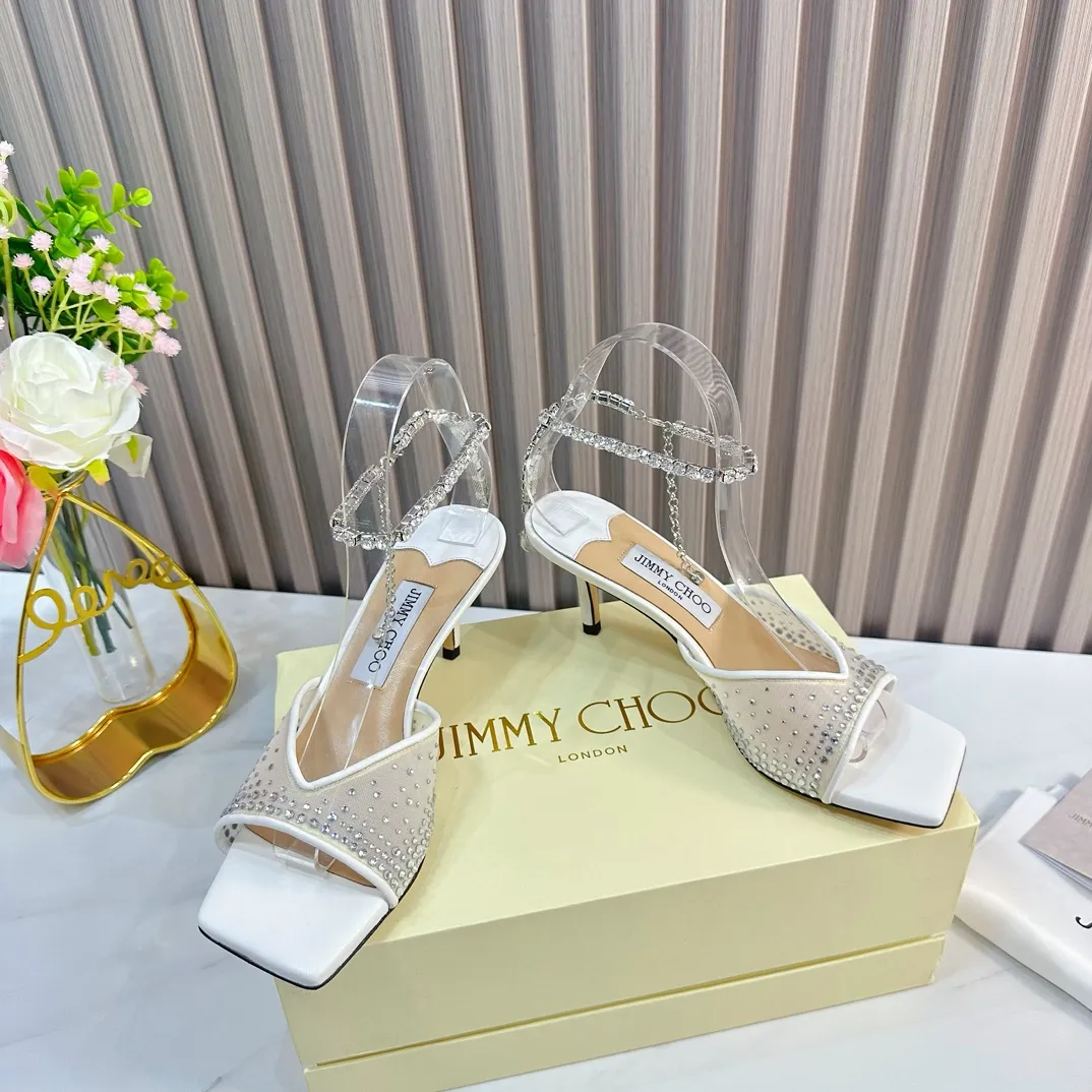 👟👟Ex-factory price 660👟👟 JIMMY CHOO (Jimmy CHOO) 💝💝💝 is a very comprehensive noble fashion lifestyle brand, with a series of women's high-heeled, medium-heeled, flat-heeled sandals with the same strap from major fashion bloggers and celebrities in Hong Kong and the United States.  The Australian pointed toe, round toe and square toe series are simply beautiful. Fall in love with elegance and playful sense of the future. Just by looking at them, you want to own them immediately, but you can really think about a pair of exquisite high heels~~~~~~~~~~~~~~~~~ 💝This series is specially designed for extraordinary and indifferent ladies, thus creating a unique overall effect, Jimmy Choo Design products that inspire women to move forward and show their charm💝💝💝 1⃣️Material: Imported genuine mesh hot diamond 2⃣️Inner: Imported Italian lambskin, super soft and delicate 3⃣️Outsole: Imported Italian original original color genuine leather outsole Heel height 6.5cm (10.0/8.5cm can be made) 4⃣️Code number: 35-39 (34.40.41.42 customized)